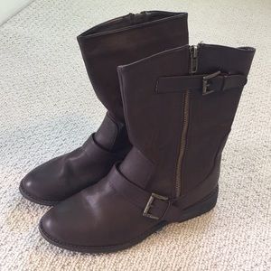Dark Brown Mid-height Boots